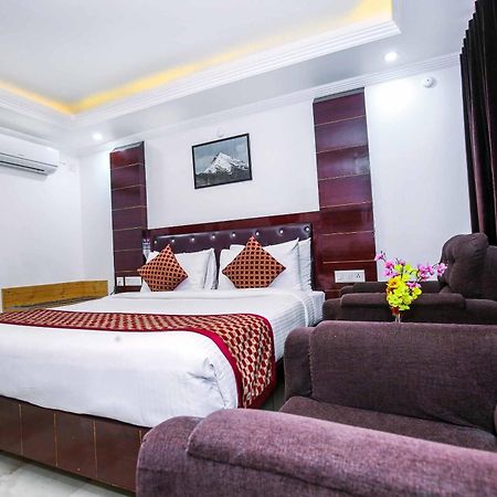 Hotel White Grand Shimla - In City Centre - A Centrally Ac Hotel Buitenkant foto