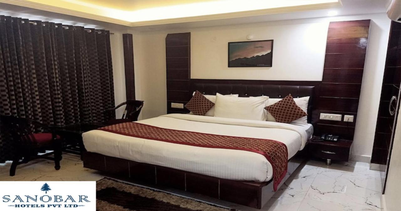 Hotel White Grand Shimla - In City Centre - A Centrally Ac Hotel Buitenkant foto