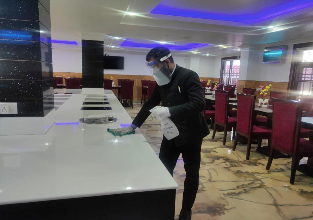 Hotel White Grand Shimla - In City Centre - A Centrally Ac Hotel Buitenkant foto