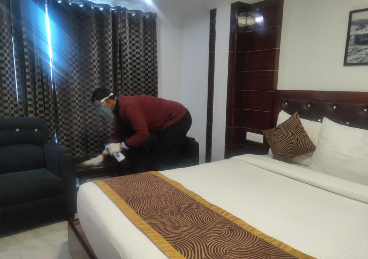 Hotel White Grand Shimla - In City Centre - A Centrally Ac Hotel Buitenkant foto