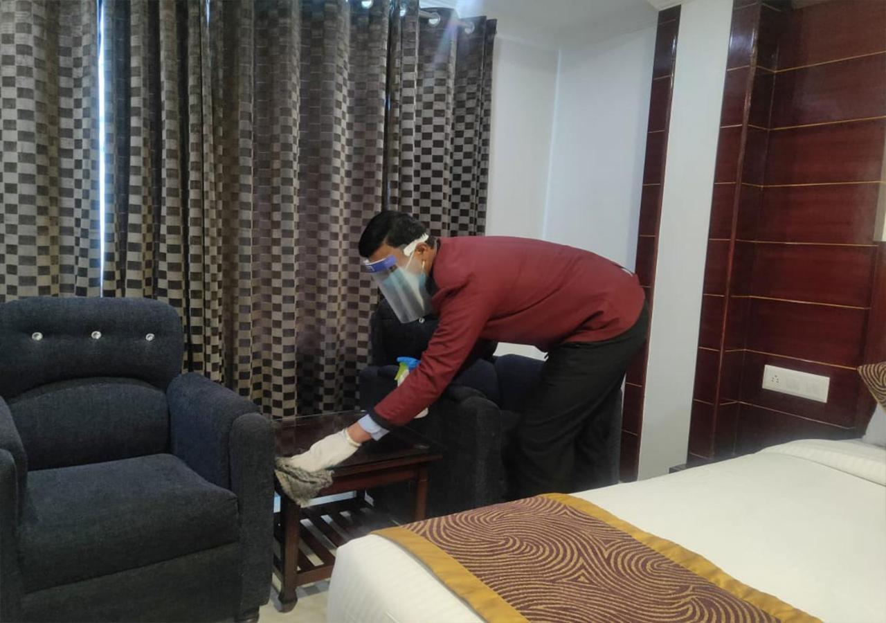 Hotel White Grand Shimla - In City Centre - A Centrally Ac Hotel Buitenkant foto