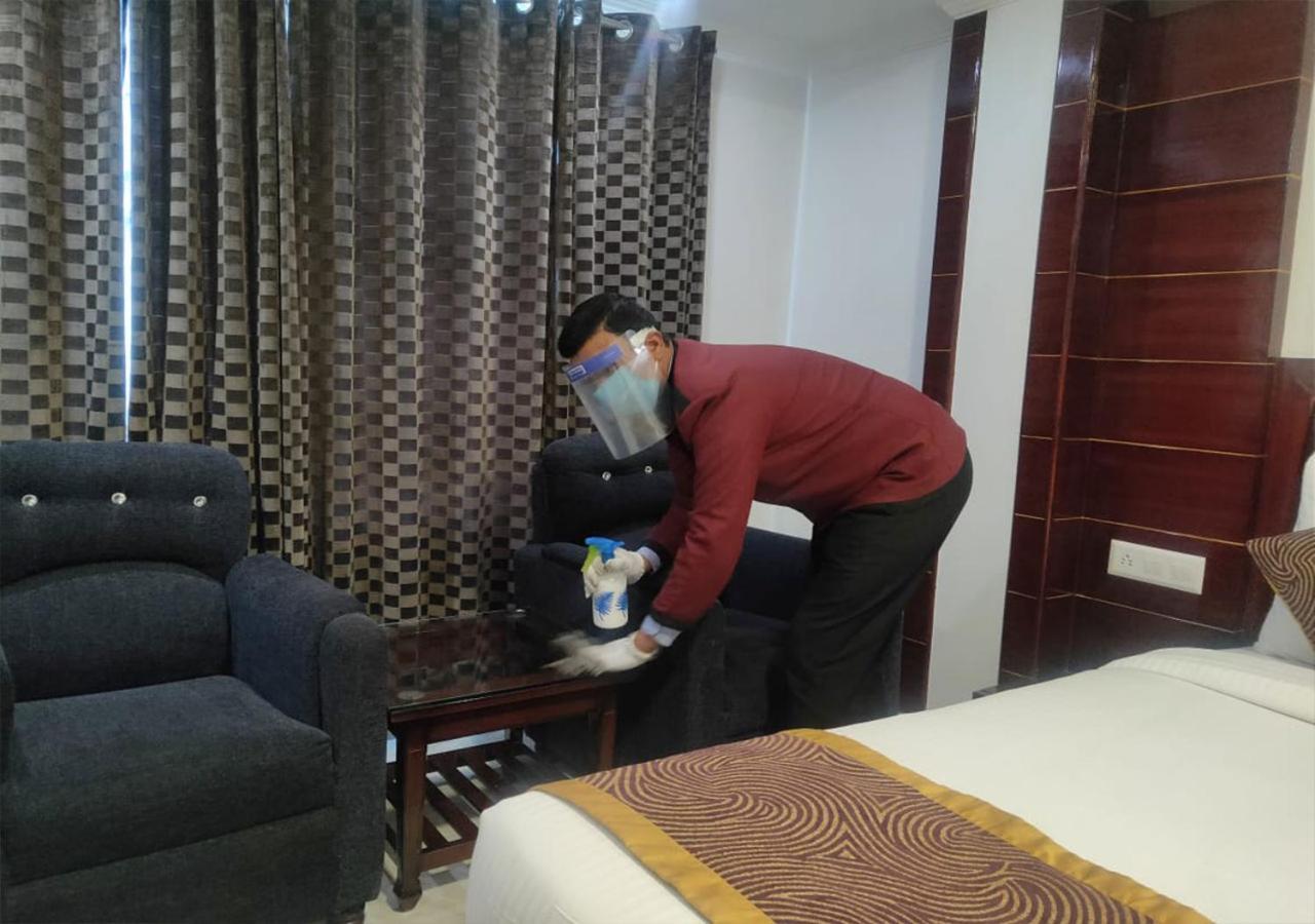 Hotel White Grand Shimla - In City Centre - A Centrally Ac Hotel Buitenkant foto
