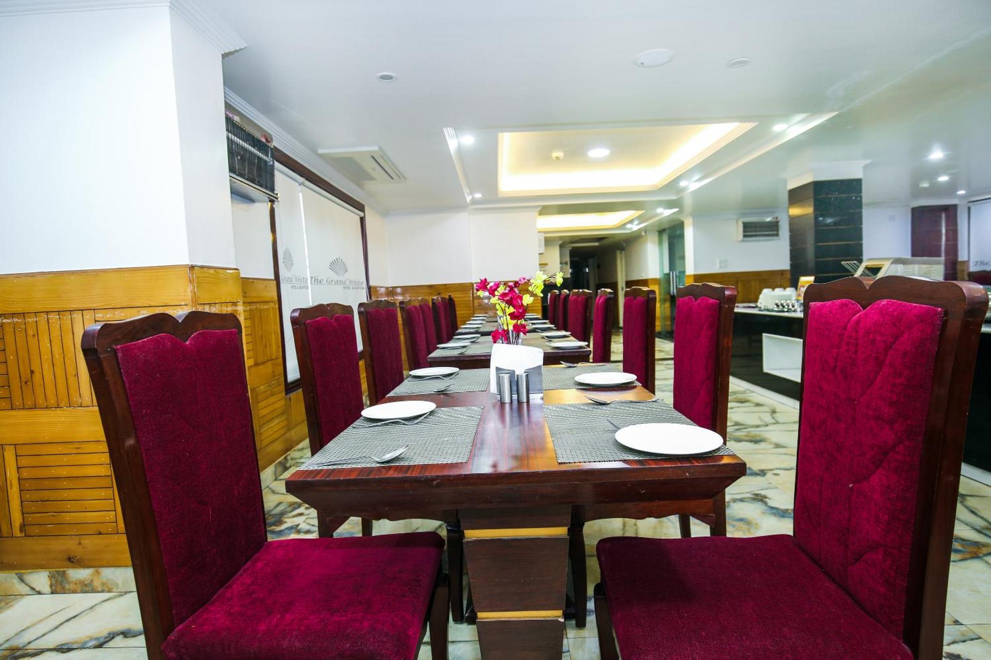 Hotel White Grand Shimla - In City Centre - A Centrally Ac Hotel Buitenkant foto