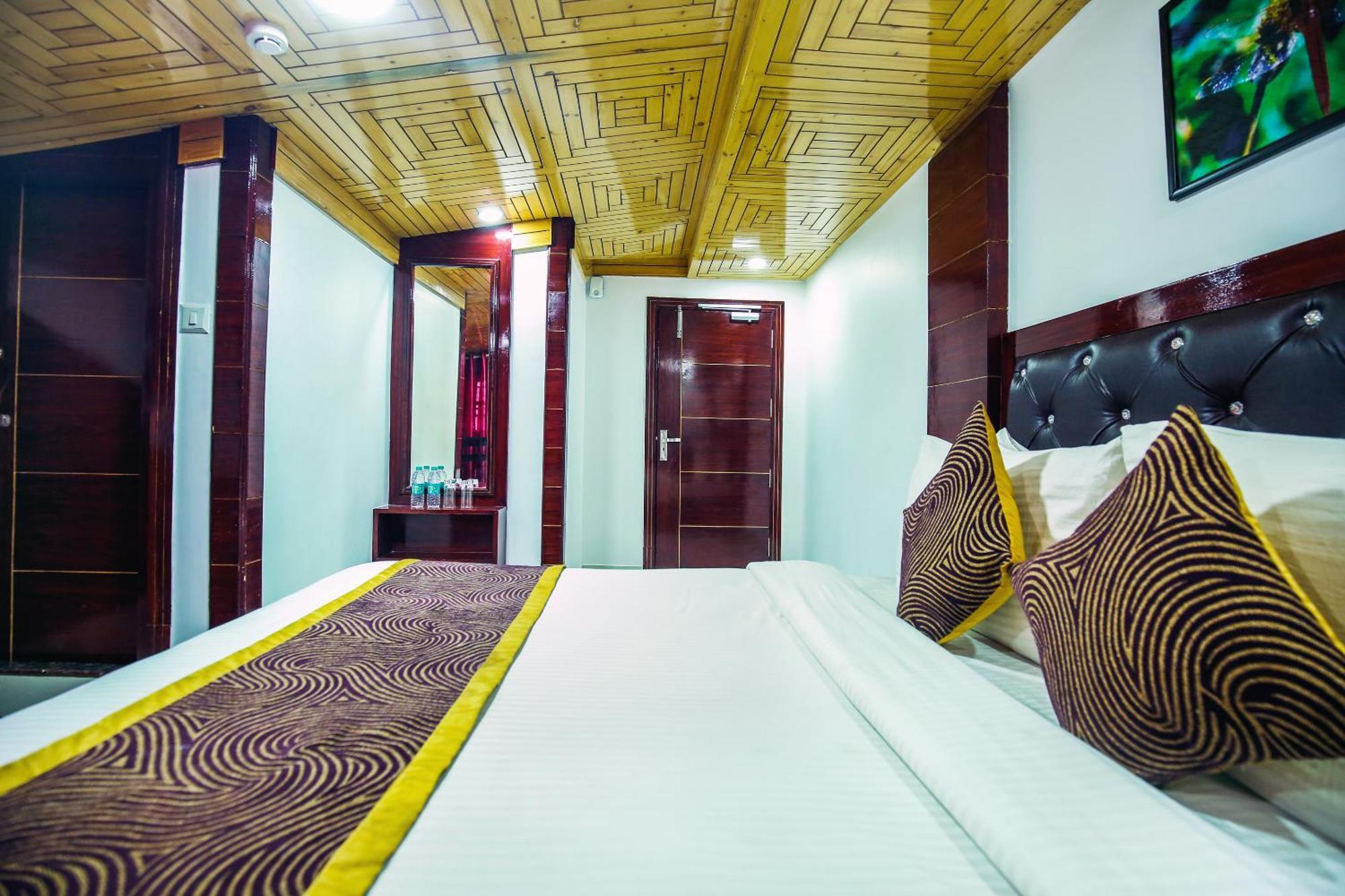 Hotel White Grand Shimla - In City Centre - A Centrally Ac Hotel Buitenkant foto