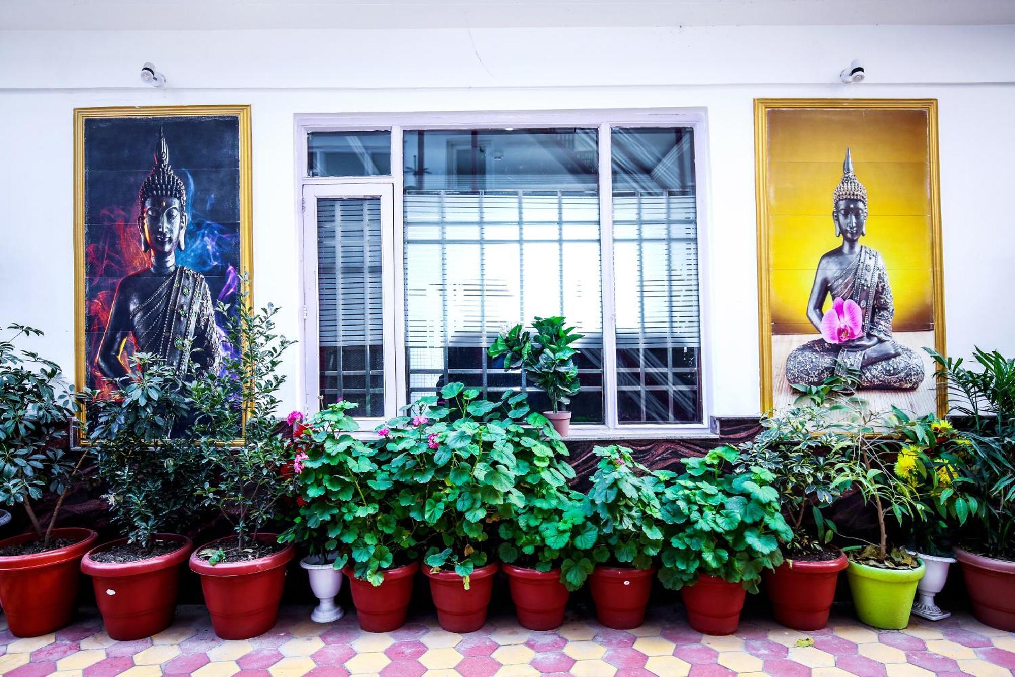 Hotel White Grand Shimla - In City Centre - A Centrally Ac Hotel Buitenkant foto