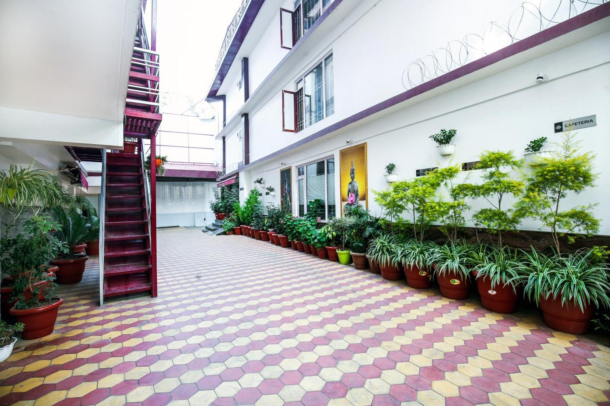 Hotel White Grand Shimla - In City Centre - A Centrally Ac Hotel Buitenkant foto