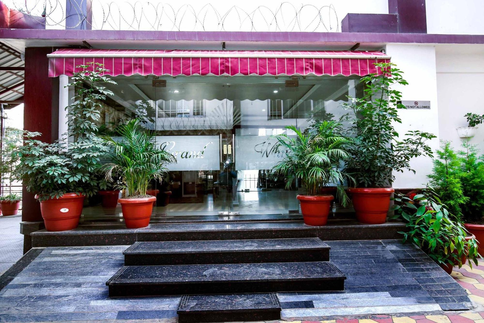 Hotel White Grand Shimla - In City Centre - A Centrally Ac Hotel Buitenkant foto